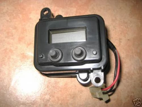 TRIUMPH SPRINT ST T695 955i UHR ZEITANZEIGE TACHO COCKPIT 99-03