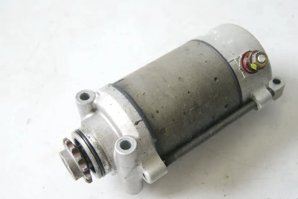 HONDA CB 250 TWO FIFTY MC26 ANLASSER STARTER MOTOR