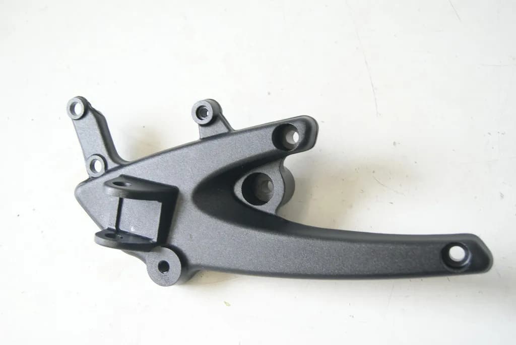 BUELL 1125 R XB3 L4F FUßRASTENTRÄGER FAHRER RECHTS