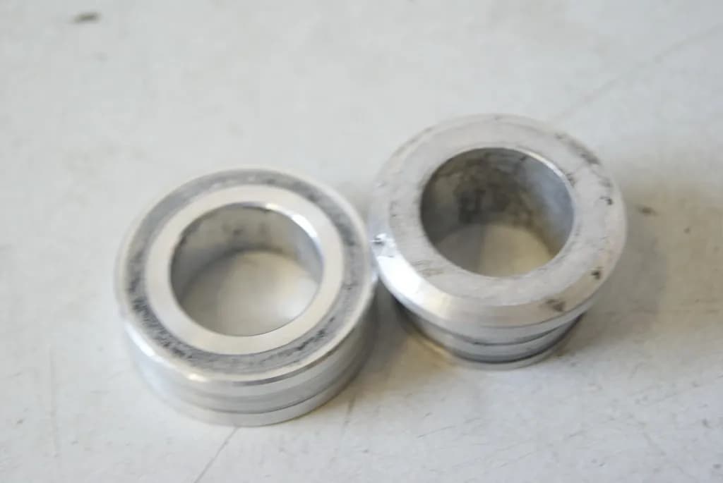 TRIUMPH DAYTONA 600 806LW DISTANZHÜLSE FELGE HINTEN ACHSE