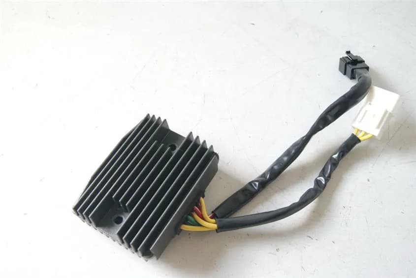 APRILIA SL 750 SHIVER ZD4RAA00 LADEREGLER REGLER GLEICHRICHTER