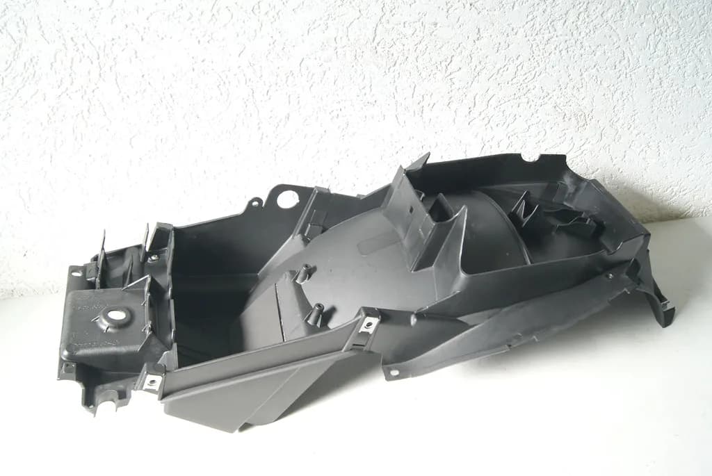 MOTO GUZZI NORGE 1200 ABS ZGULPH01 KOTFLÜGEL RADLAUF HECKINNENVERKLEIDUNG