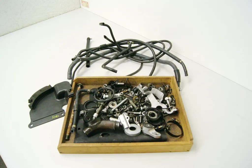 YAMAHA R1 RN09 SCHRAUBEN KLEINTEILE