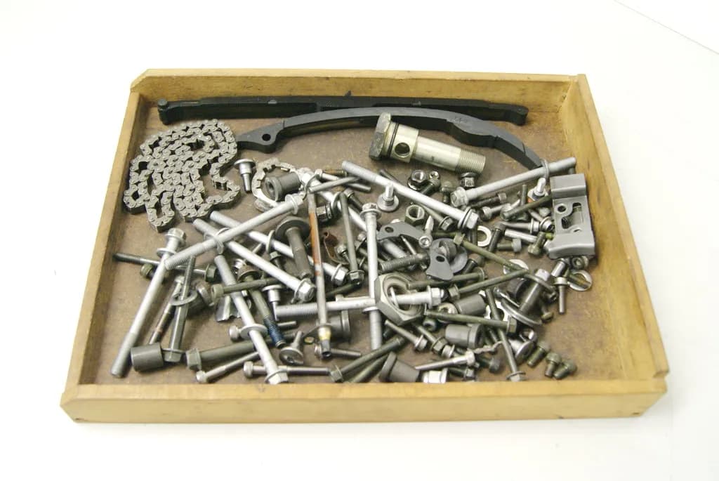 YAMAHA R1 RN09 SCHRAUBEN KLEINTEILE MOTOR