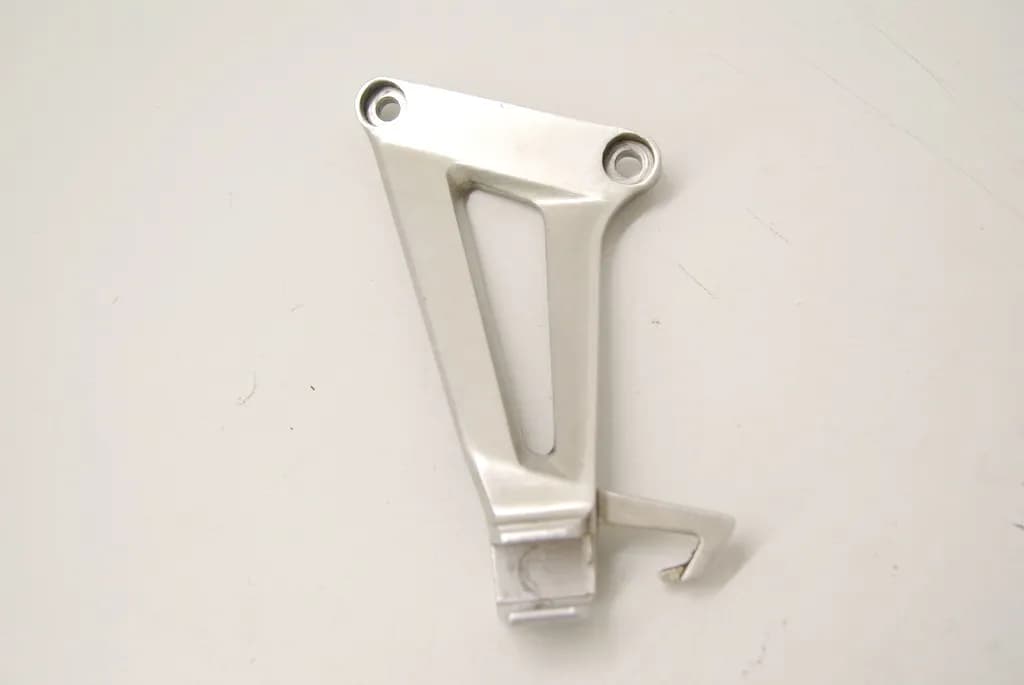 HONDA CBR 125 R JC39 FUßRASTENTRÄGER SOZIUS LINKS