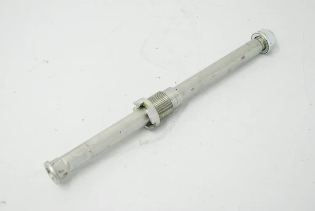 HONDA CBR 1100 XX SC35 SCHWINGACHSE ACHSE SCHWINGE