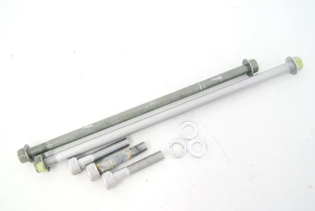 YAMAHA FZ6 FAZER RJ07 ACHSE MOTOR BOLZEN STECKACHSE