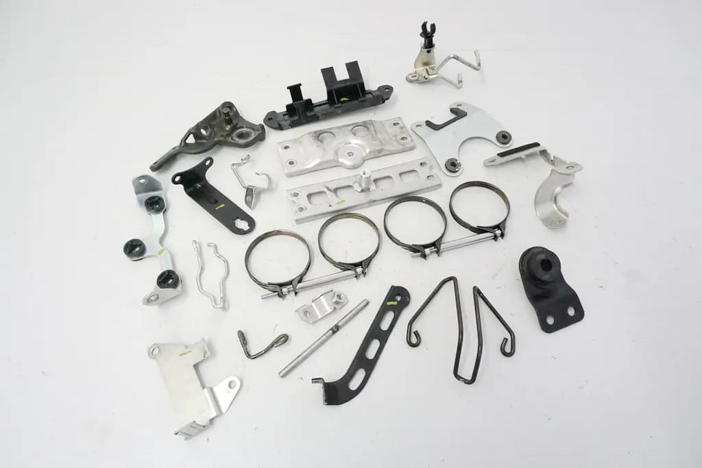 SUZUKI GSX-R 750 WVCW HALTER & KLEINTEILE HALTERUNGEN