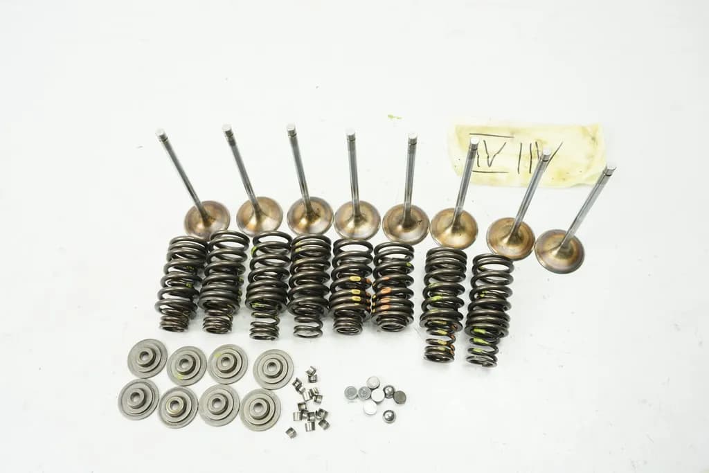 BMW K 1200 R K12R VENTILE EINLASS IN FEDERN