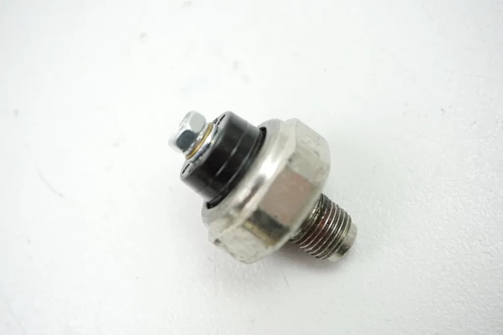 SUZUKI GSX-R 600 WVCV ÖLDRUCKSCHALTER