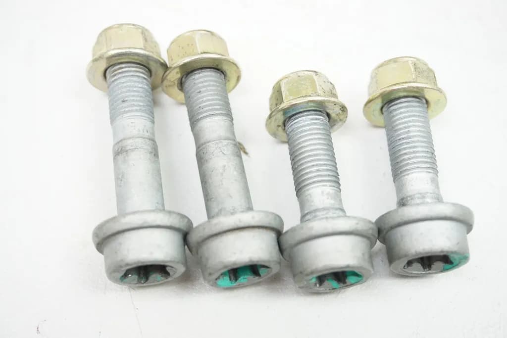 TRIUMPH SPEED TRIPLE 955 i 595 N SCHRAUBEN HECKRAHMEN