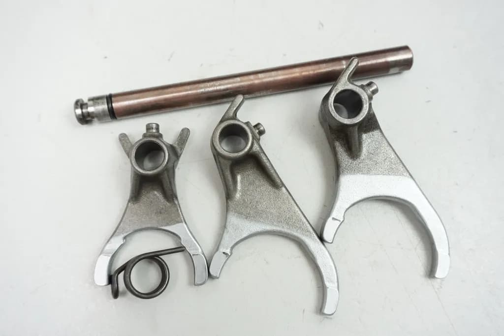 TRIUMPH SPEED TRIPLE 955 i 595 N SCHALTKLAUEN GETRIEBE SCHALTGABELN