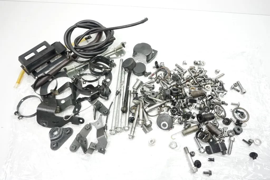 KAWASAKI Z 750 ZR750L SCHRAUBEN KLEINTEILE