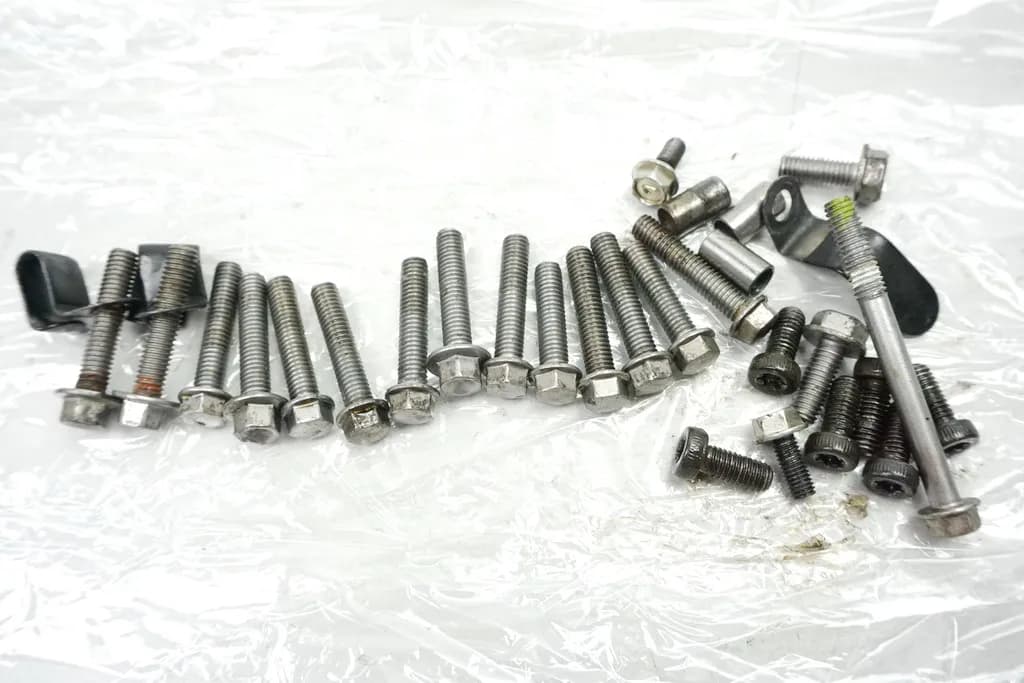 KAWASAKI Z 750 ZR750L SCHRAUBEN LIMADECKEL RITZELABDECKUNG MOTORDECKEL