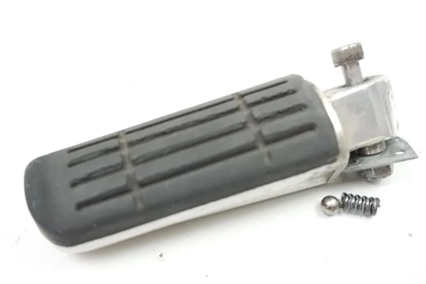 YAMAHA TDM 900 RN08 FUßRASTE SOZIUS LINKS FOOTREST