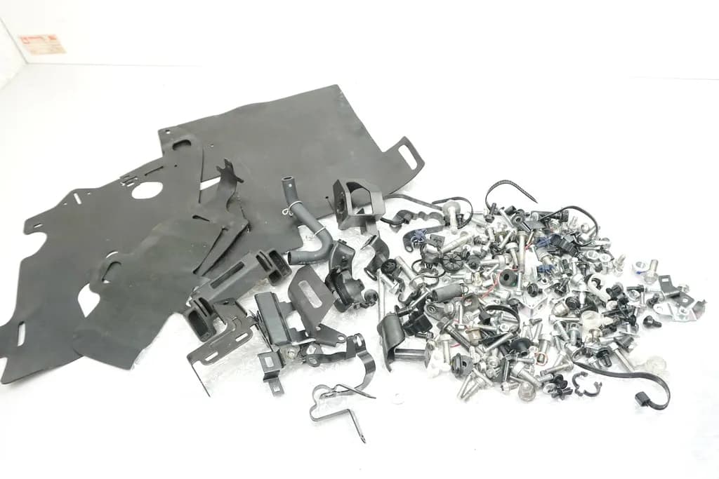 HONDA CB 500 FA ABS PC45 SCHRAUBEN & KLEINTEILE HALTER