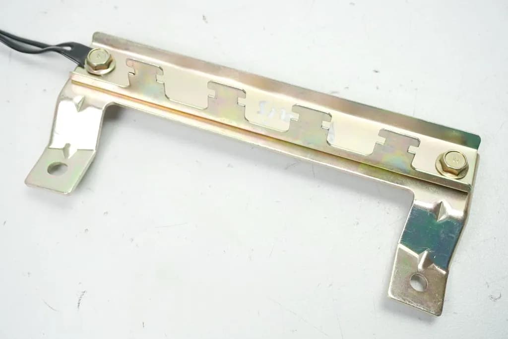 HYOSUNG GV 650 i PRO AQUILA HALTERUNG RELAIS HALTER