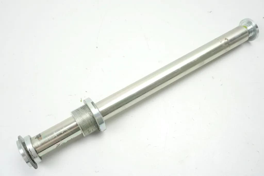 TRIUMPH SPEED TRIPLE 955 i T509 SCHWINGACHSE ACHSE SCHWINGE