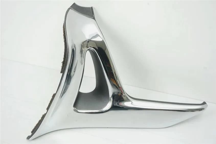 HONDA GL 1800 SC47 A ABS GOLDWING SEITENDECKEL RECHTS CHROM UNTER SITZBANK COVER