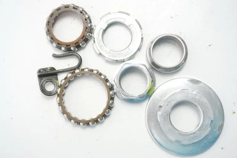 HONDA GL 1800 SC47 A ABS GOLDWING LENKKOPFLAGER MUTTER LENKKOPF