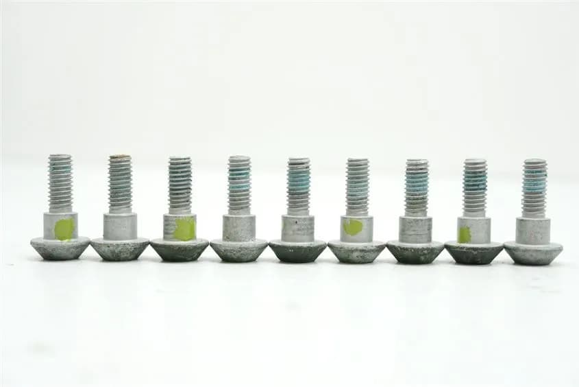 YAMAHA YZF-R 125 RE06 SCHRAUBEN BREMSSCHEIBEN SCREWS