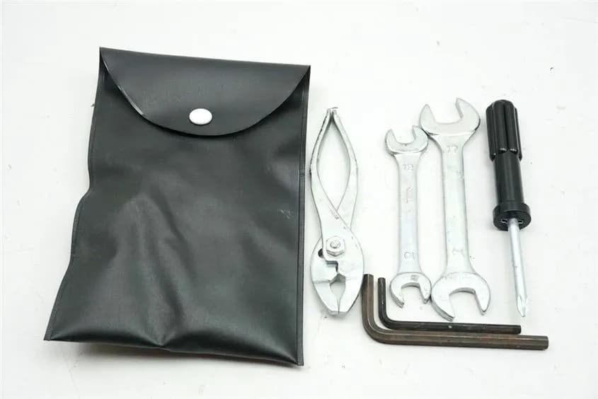 SUZUKI VL 800 C WVBM JS1BM11 INTRUDER BORDWERKZEUG WERKZEUG