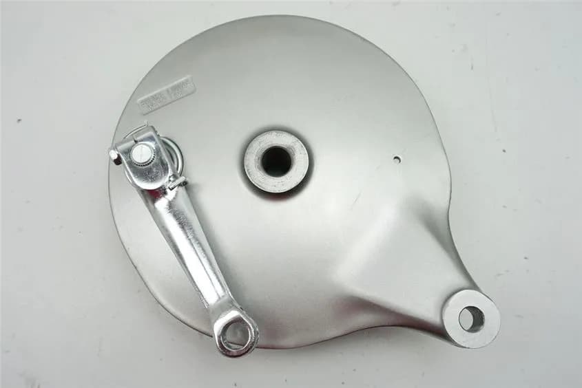 SUZUKI VL 800 C WVBM JS1BM11 INTRUDER BREMSTROMMEL BREMSBACKEN BREMSANKER