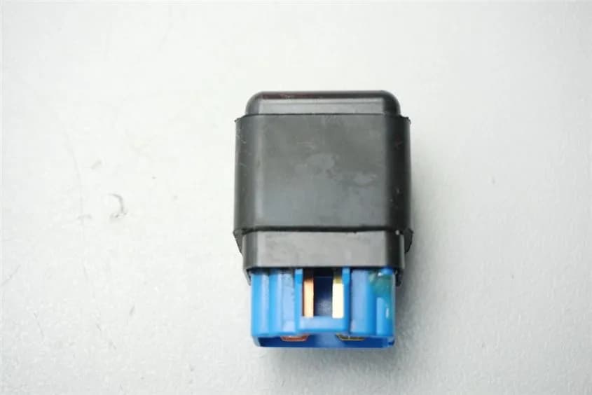 SUZUKI VL 800 C WVBM JS1BM11 INTRUDER RELAIS STEUERRELAIS