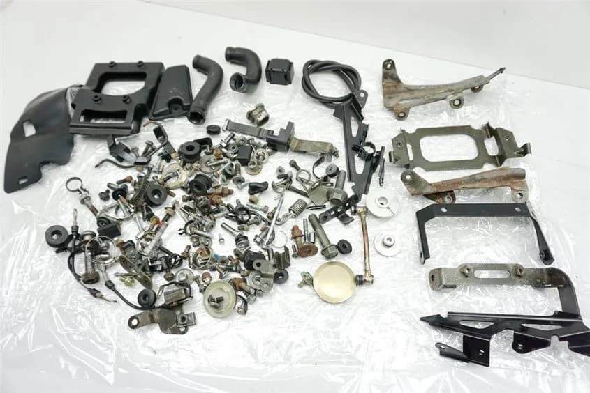 KAWASAKI ER-6 N ER650A SCHRAUBEN & KLEINTEILE HALTER