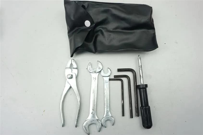 SUZUKI M 1500 VZ INTRUDER WVCU BORDWERKZEUG WERKZEUG