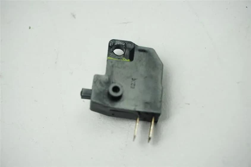 SUZUKI M 1500 VZ INTRUDER WVCU BREMSLICHTSCHALTER VORN