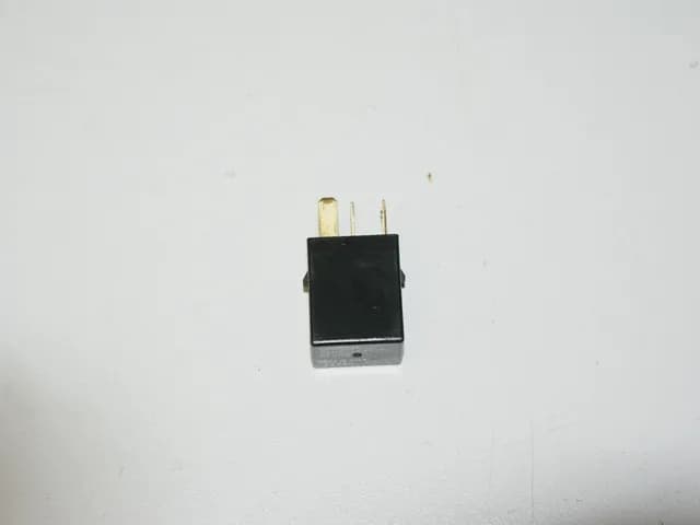 HONDA FES 125 JF12 PANTHEON OMRON RELAIS