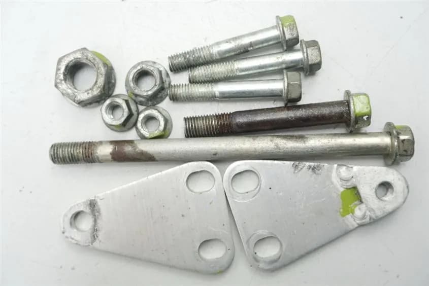 KAWASAKI KLR 600 KL600 A HALTERUNG MOTOR SCHRAUBEN HALTEPLATTE BOLZEN