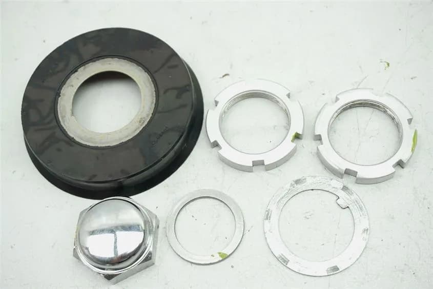 SUZUKI DL 650 V-STROM WVB1 MUTTER LENKKOPF GABELBRÜCKE SICHERUNG