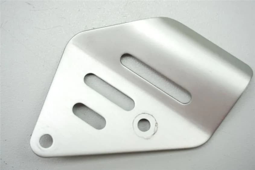 SUZUKI DL 650 V-STROM WVB1 ABDECKUNG BREMSPUMPE HINTEN COVER DECKEL