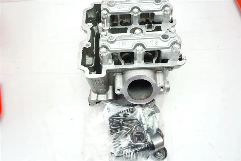 SUZUKI DL 650 V-STROM WVB1 ZYLINDERKOPF HINTEN CYLINDERHEAD REAR