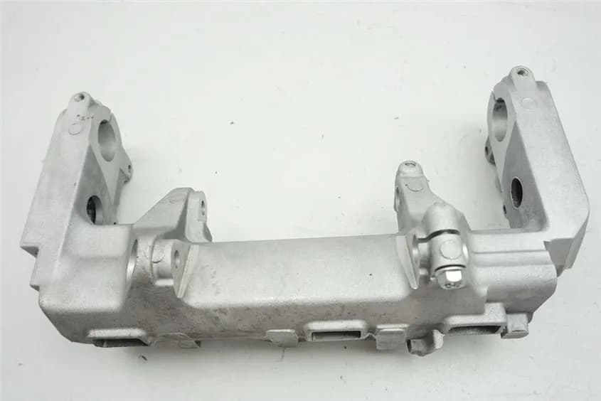 HONDA CBR 900 SC50 HALTERUNG RAHMEN UNTERZUG TRÄGER