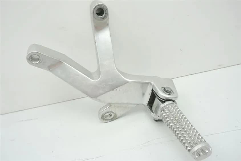 YAMAHA YZF 600 4TV THUNDERCAT FUßRASTENANLAGE SOZIUS RECHTS FOOTREST FUßRASTE