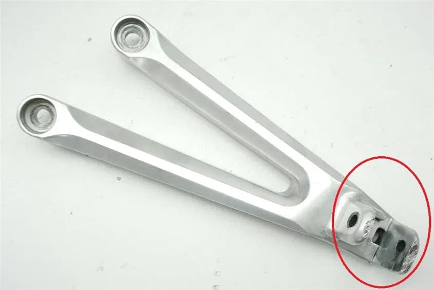 HONDA CBR 1000 RR SC57 FUßRASTENTRÄGER SOZIUS LINKS FUßRASTENPLATTE 04-07