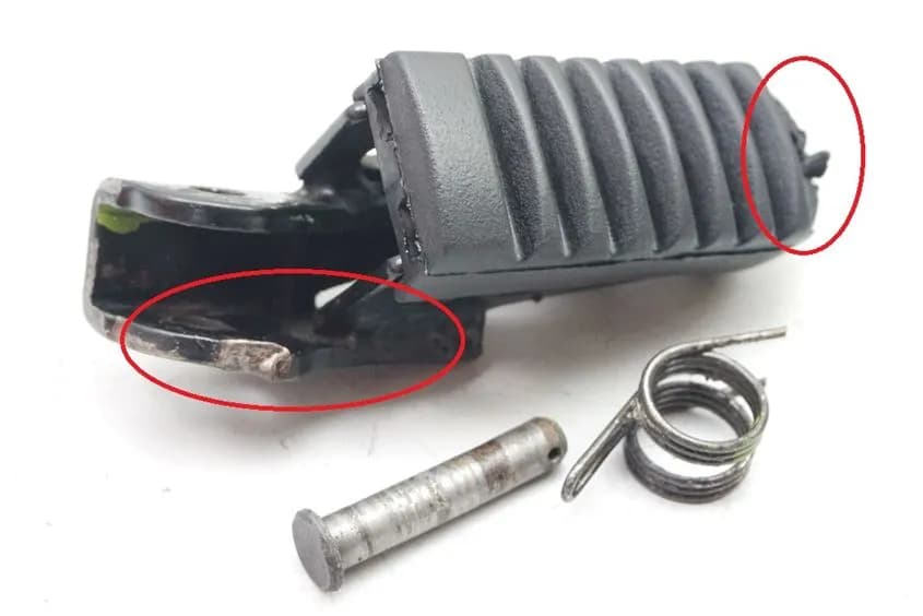 HONDA CLR 125 JD18 CITYFLY FUßRASTE FAHRER RECHTS FOOTREST