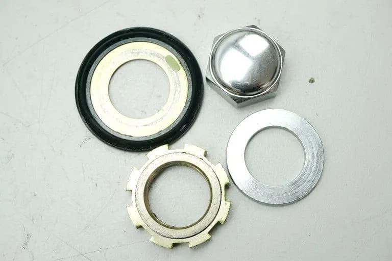 HONDA CLR 125 JD18 CITYFLY MUTTER LENKKOPF SICHERUNG GABELBRÜCKE