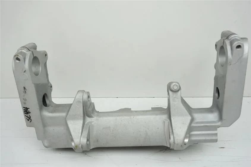 HONDA CBR 900 SC44 HALTERUNG RAHMEN UNTERZUG TRÄGER