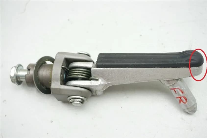 HONDA CBR 900 SC50 FUßRASTE FAHRER RECHTS FOOTREST