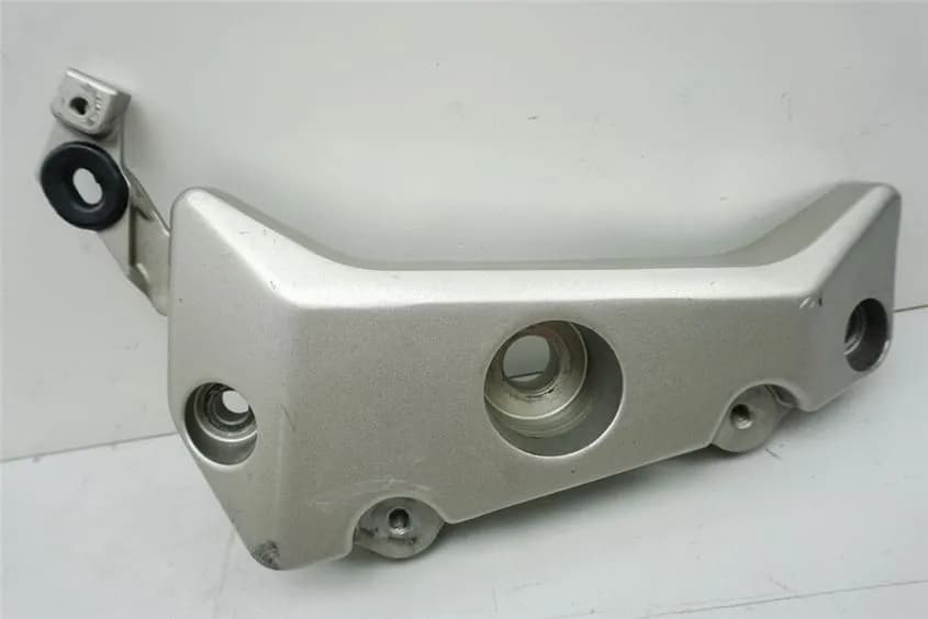 HONDA CBF 600 S ABS PC38 GRUNDPLATTE FUßRASTENTRÄGER RECHTS HALTER