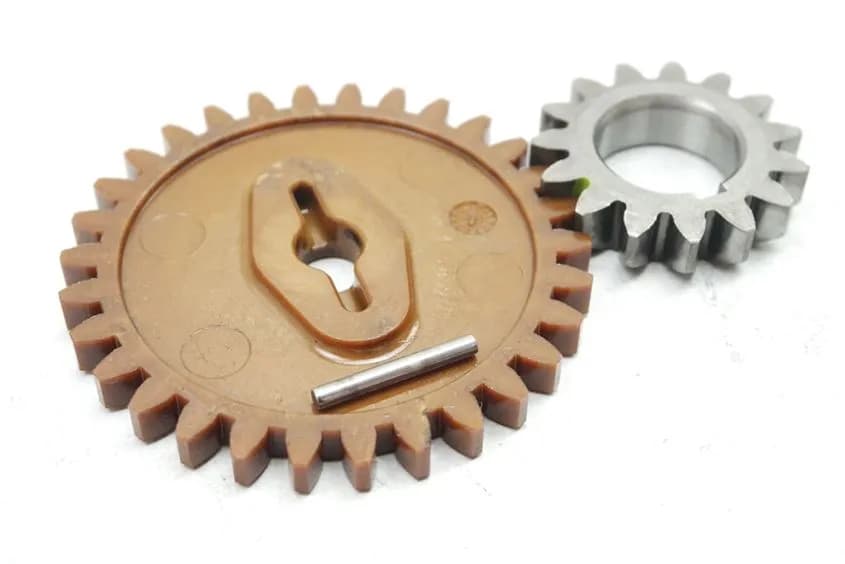 SUZUKI GZ 125 MARAUDER ZAHNRAD ÖLPUMPE RITZEL