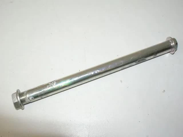 KAWASAKI ER-6 N ER650A SCHWINGACHSE ACHSE SCHWINGE