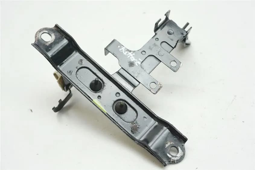 KAWASAKI VN 1600 CLASSIC TOURER VNT60A HALTERUNG BATTERIE ABDECKUNG DECKEL