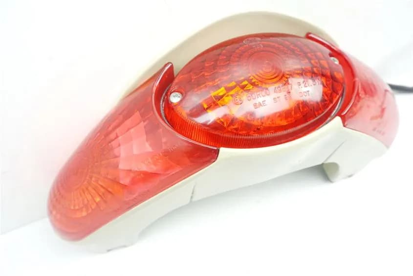 APRILIA SCARABEO 50 ZD4SC RÜCKLICHT TAIL LIGHT REAR LAMPE
