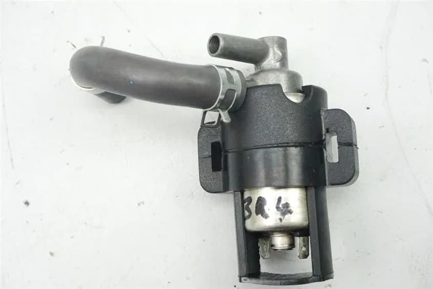 KAWASAKI VN 1600 CLASSIC TOURER VNT60A SEKUNDÄRLUFTVENTIL REGELVENTIL 3+4