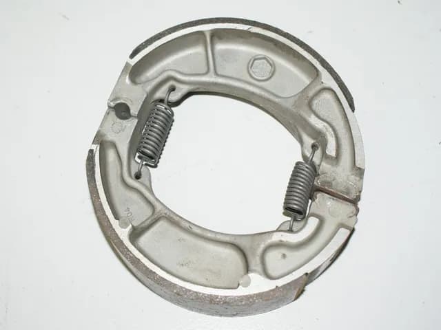 HONDA SCV 100 JF11 LEAD BREMSSCHUH BREMSBACKEN
